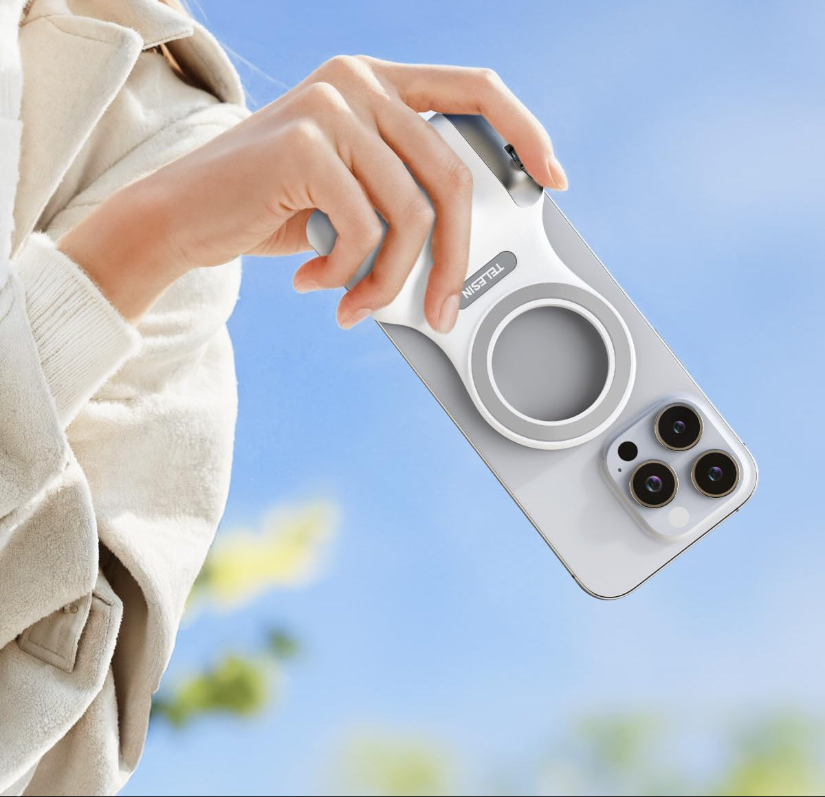 Magnetic Phone Camera Grip with Bluetooth Remote Control for iPhone and Android